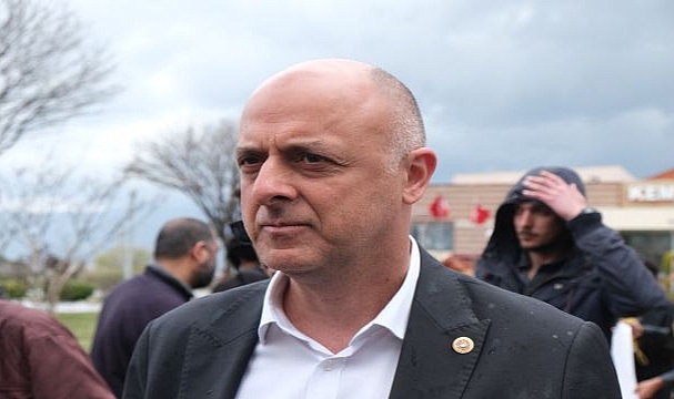 Hayvansever Özlale protesto eylemine katıldı