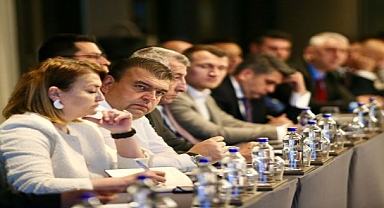 Başkan Tugay ilçe belediye başkanlarıyla toplantı yaptı