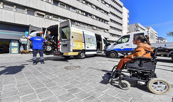 Büyükşehir'den ‘engelsiz yaşam’ için yol yardım desteği