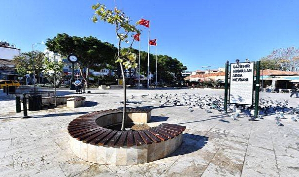 Abdullah Arda Meydanı yenilendi