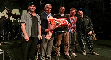 Duman İle Binlerce Kişilik Koro