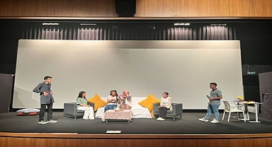 Kosbi'de Tiyatro Gecesi