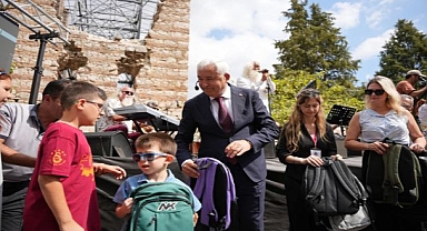 Kemalpaşa'da kırtasiye malzemeleri belediyeden 