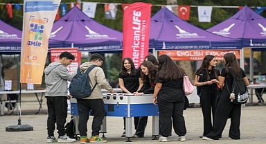 Üniversiteli gençler İzmir’e festivalle “merhaba” dedi