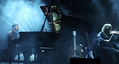 Dünyaca ünlü piyanist İzmir'de ayakta alkışlandı