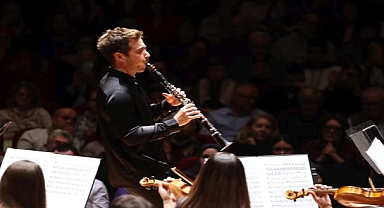 İzmir Oda Orkestrası dünyaca ünlü klarnetçi Barragán ile sahne aldı