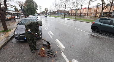 İzmir Büyükşehir Belediyesi ekipleri yağış nöbetinde