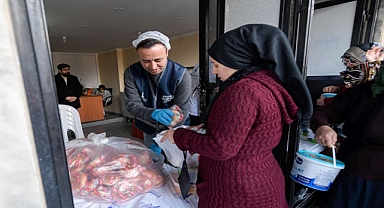 İftar bereketi Büyükşehir’in aşevinden sofralara uzanıyor