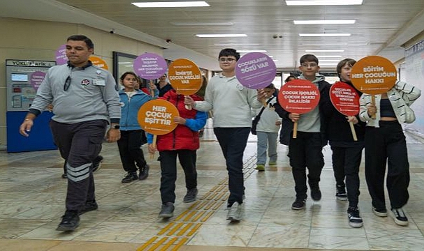 İzmir çocuğu merkeze koydu, Türkiye’ye örnek oldu