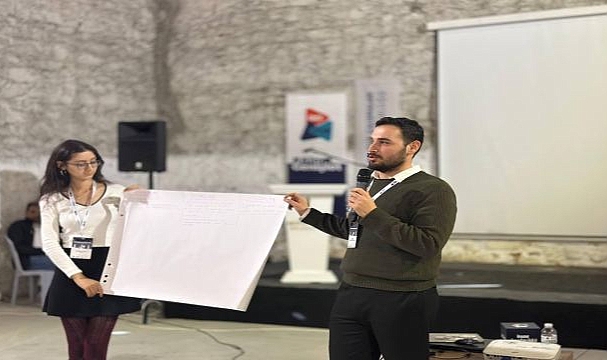 İzmir’de gençler kent yönetimine doğrudan katılıyor