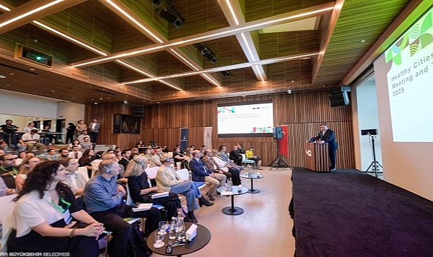 Siyasi Komite’ye yeniden seçildi